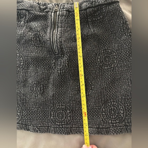 Roxy Black Textured Pencil Skirt - Picture 6 of 6